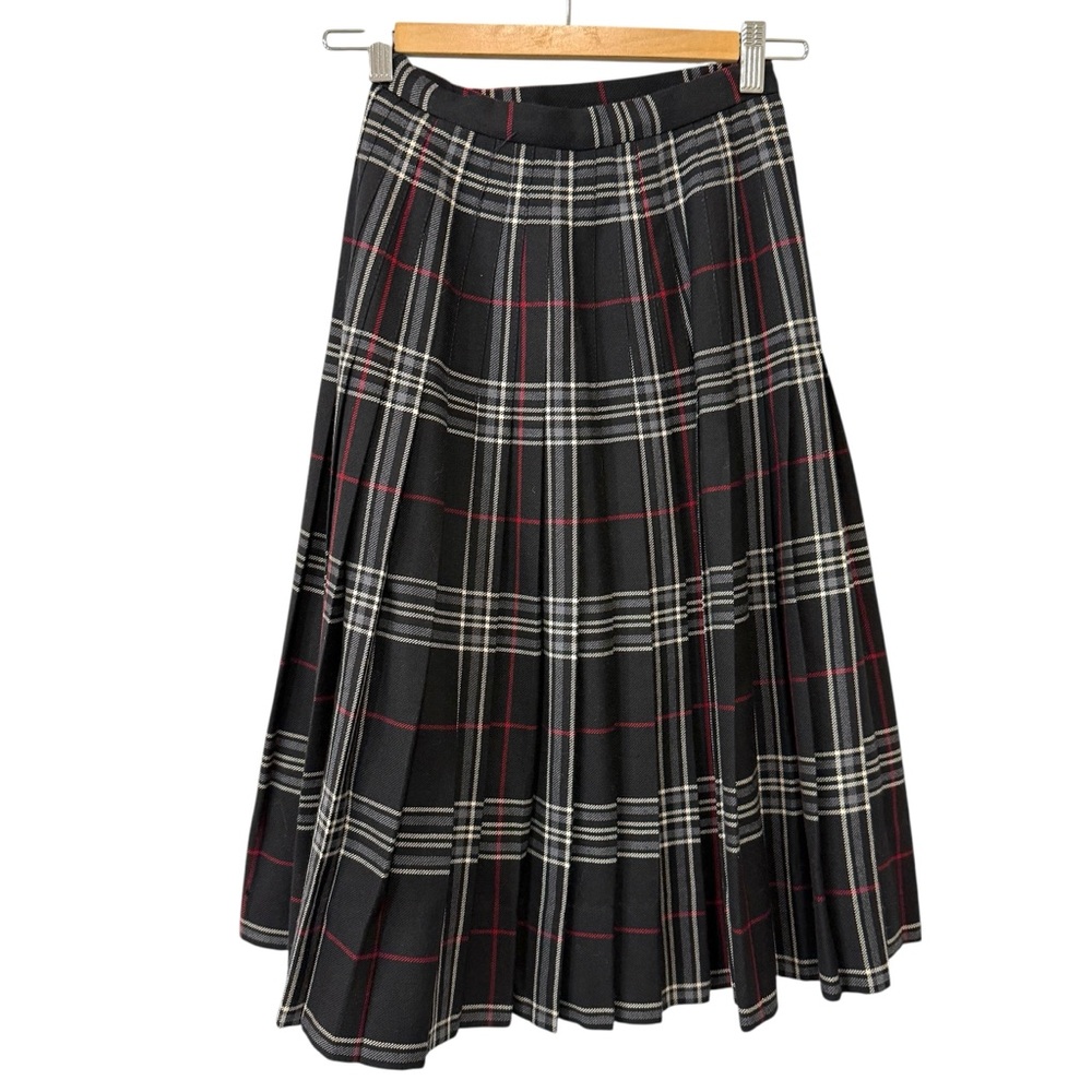 Vintage Highland Queen Black Red and White Elegant Plaid Tartan Skirt Sz 4